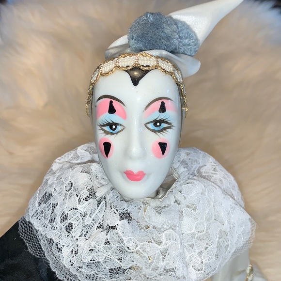 SALE!! Pierrot porcelain doll - Picture 3 of 8